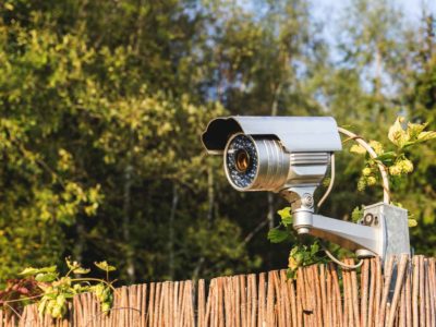 Caméra de surveillance jardin