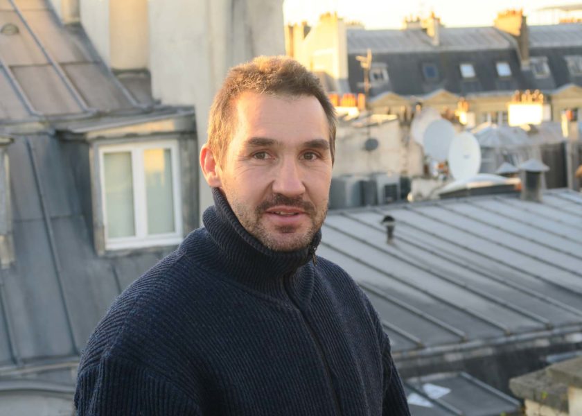 Pose d’une toiture en zinc d’un immeuble parisien